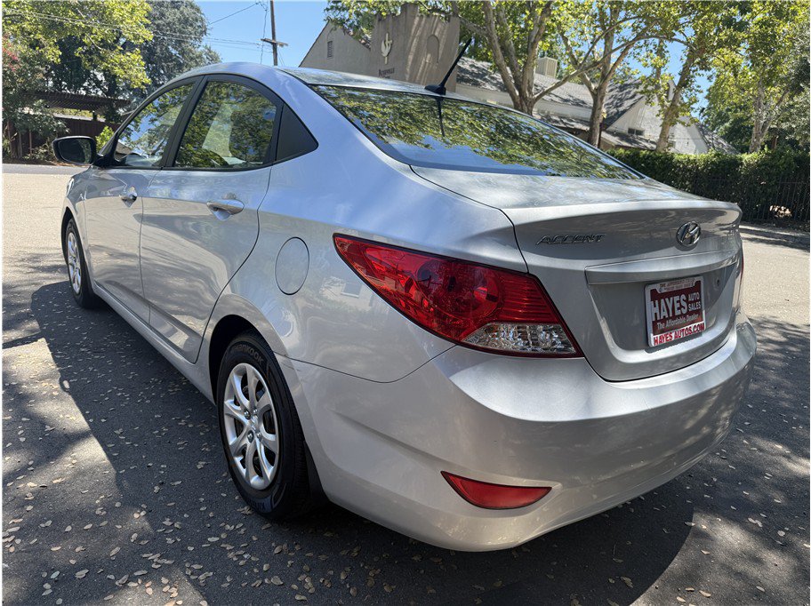 Used 2012 Hyundai Accent GLS FWD image 5