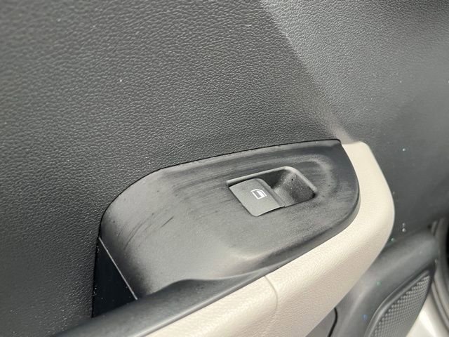 Used 2023 Hyundai Venue SEL w/ Cargo Package image 23