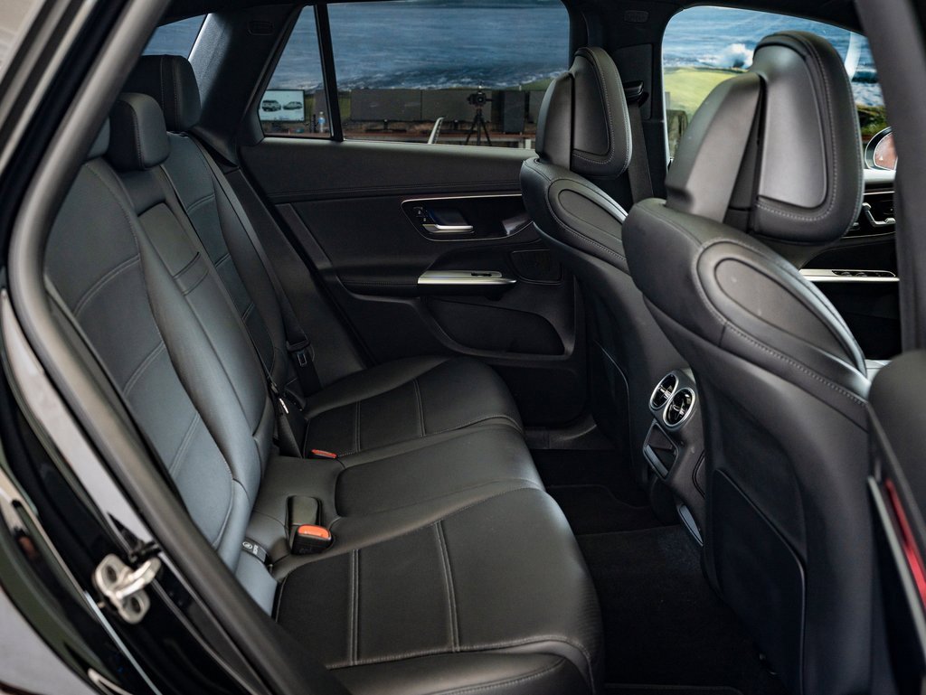 Certified 2025 Mercedes-Benz GLC 300 4MATIC image 34