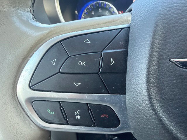 Used 2020 Chrysler Pacifica Limited FWD image 28