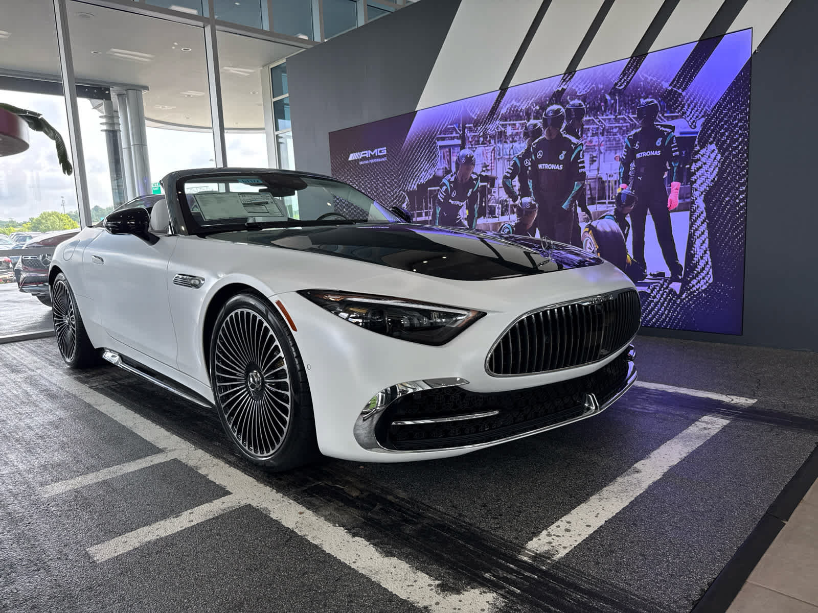 New 2026 Mercedes-Benz Maybach SL 680 image 4