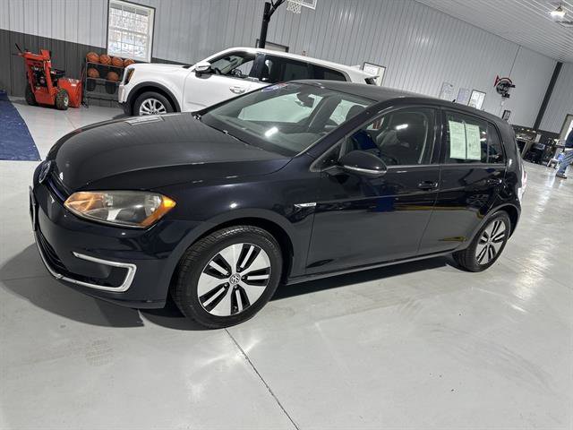 Used 2016 Volkswagen e-Golf SE image 3