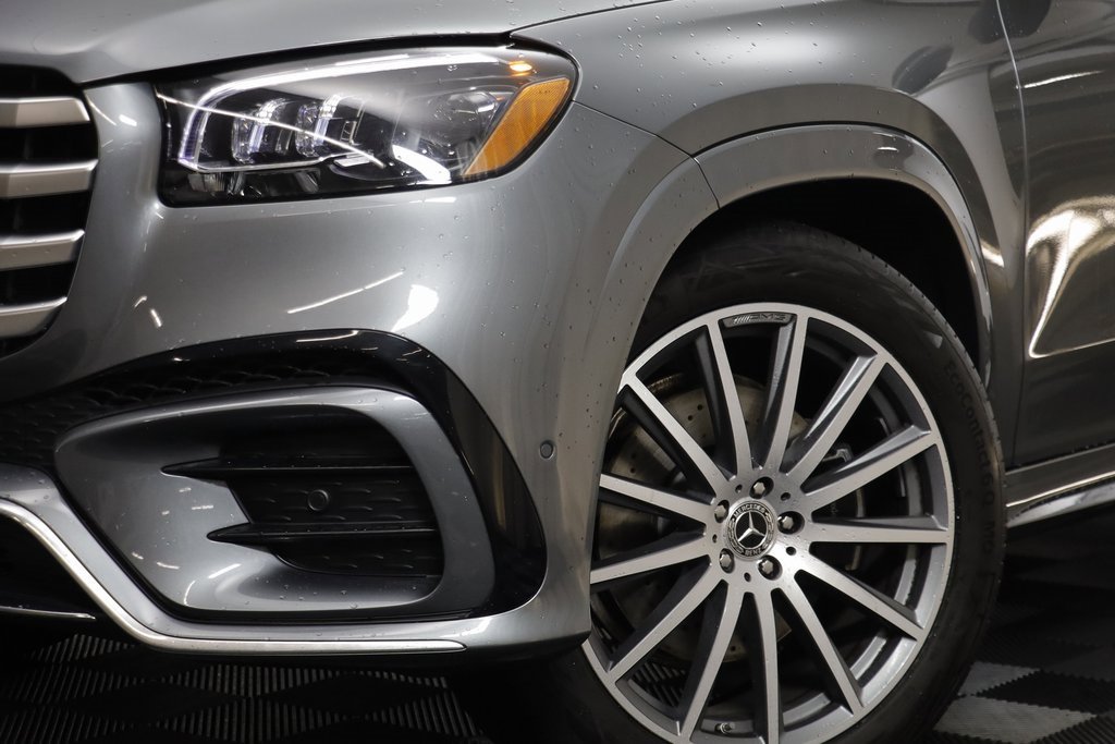 Used 2025 Mercedes-Benz GLS 450 4MATIC image 3