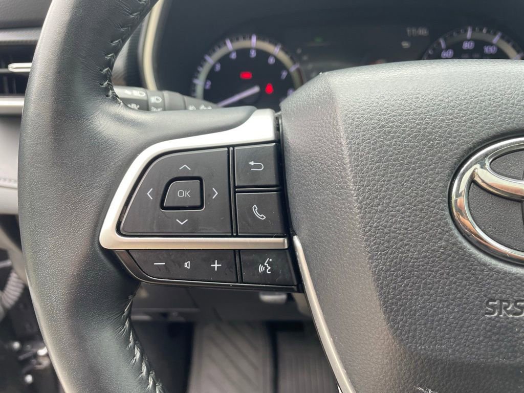 Used 2022 Toyota Highlander XSE FWD image 28