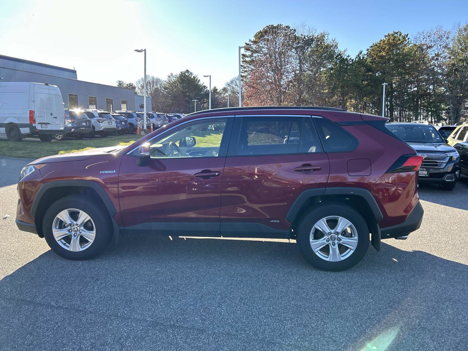 Used 2021 Toyota RAV4 XLE w/ Convenience Package image 6