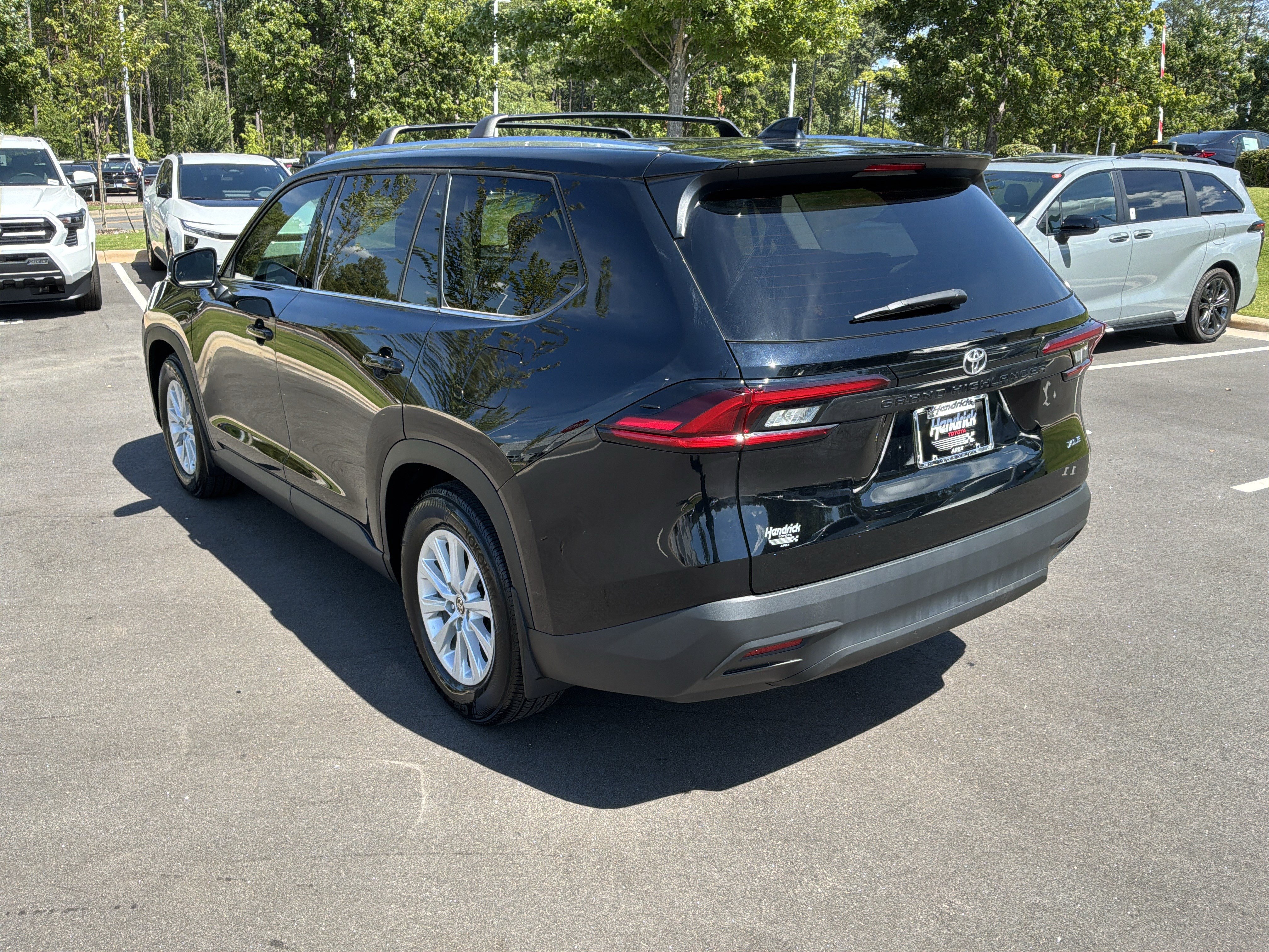 Used 2025 Toyota Grand Highlander FWD image 8