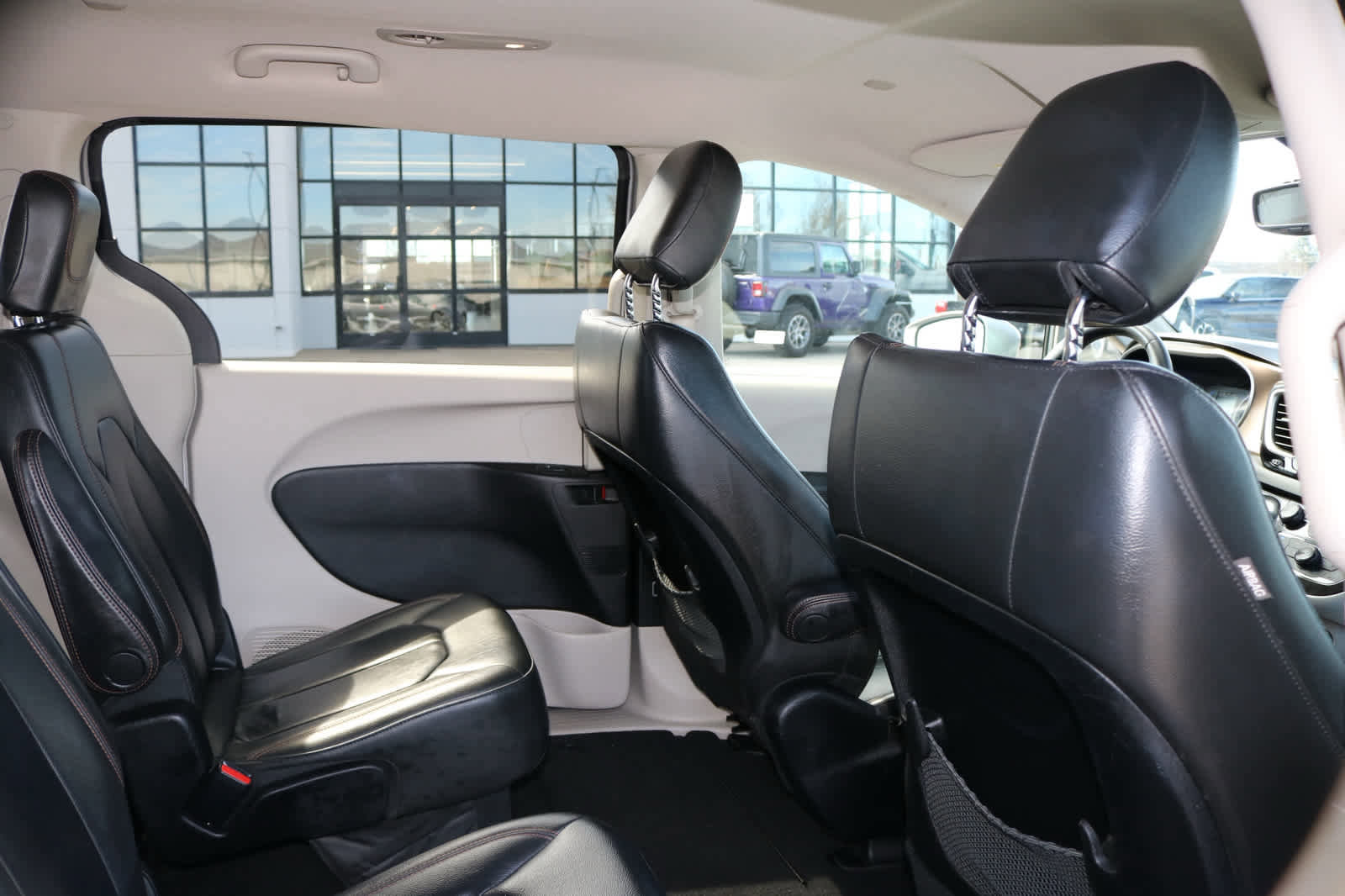 Used 2017 Chrysler Pacifica Touring-L image 20