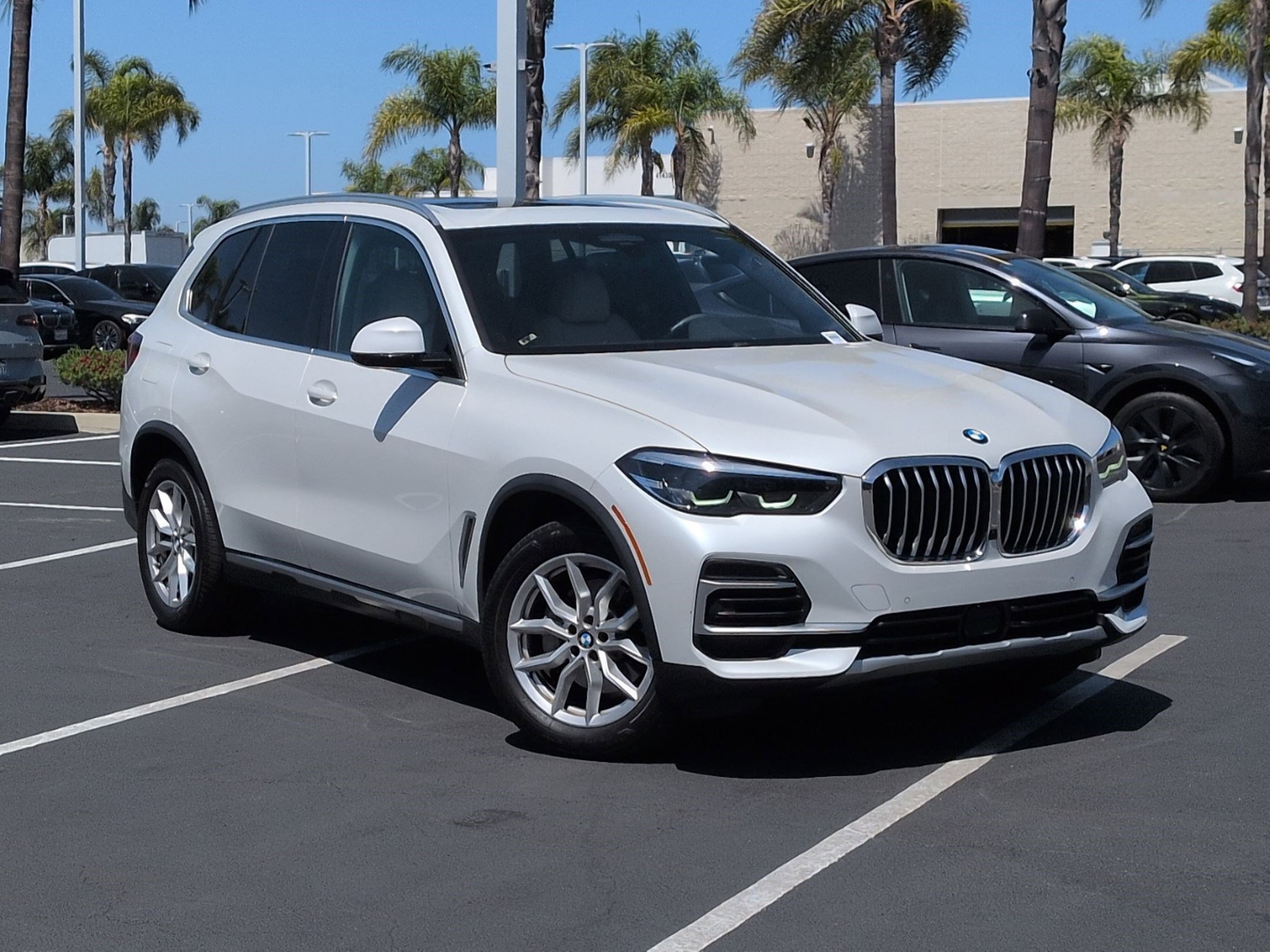 Certified 2022 BMW X5 xDrive40i AWD/4WD image 2