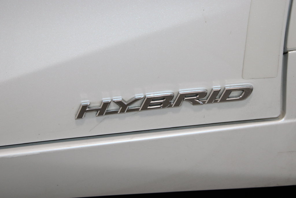 Used 2020 Lexus ES 300h w/ Accessory Package FWD image 14