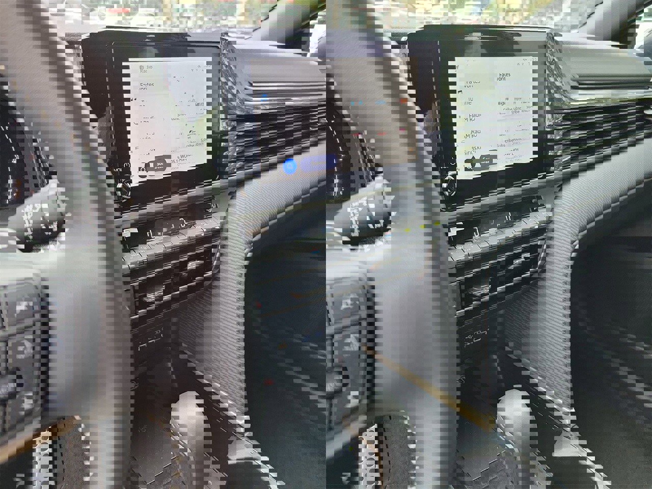 Used 2025 Toyota Camry SE image 23