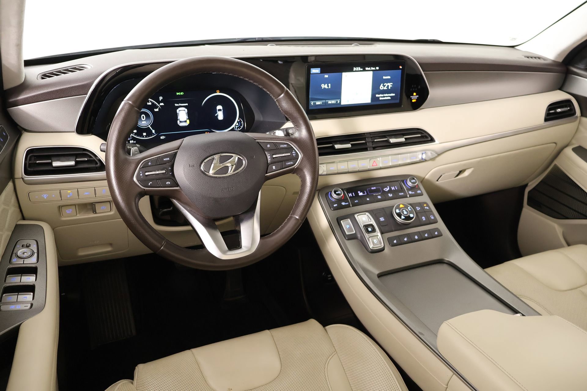 Used 2021 Hyundai Palisade Calligraphy image 2