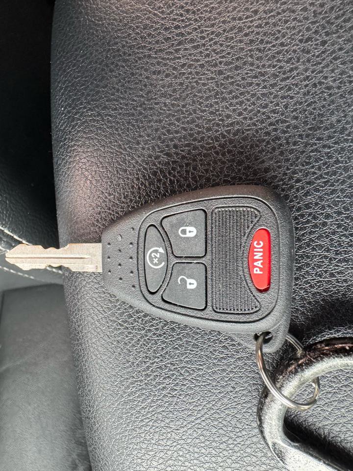 Used 2018 Jeep Wrangler Sahara w/ Connectivity Group image 21