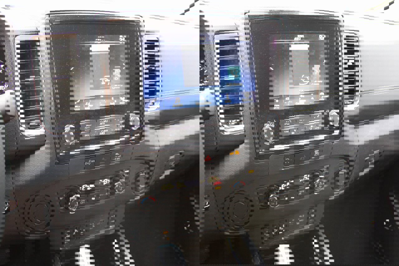 Used 2023 Nissan Frontier SV w/ SV Convenience Package image 6