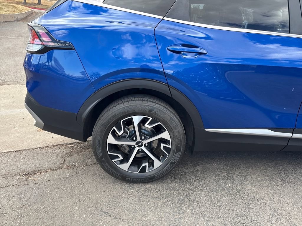 Used 2023 Kia Sportage EX image 30