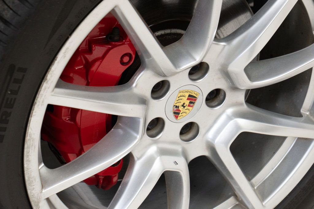 Used 2017 Porsche Macan Turbo image 25