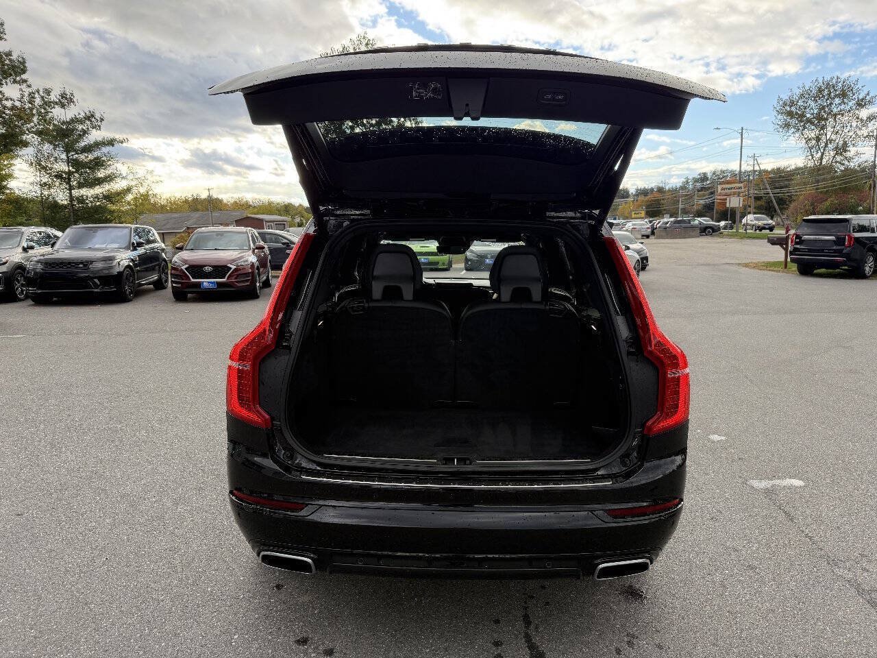 Used 2020 Volvo XC90 T8 R-Design w/ Protection Package Premier AWD/4WD image 13
