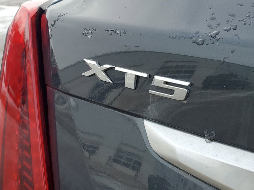 Used 2023 Cadillac XT5 Premium Luxury w/ LPO, Floor Liner Package image 32