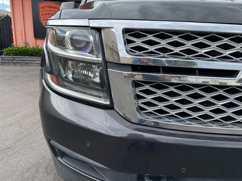 Used 2017 Chevrolet Tahoe LT w/ LT Signature Package RWD image 3