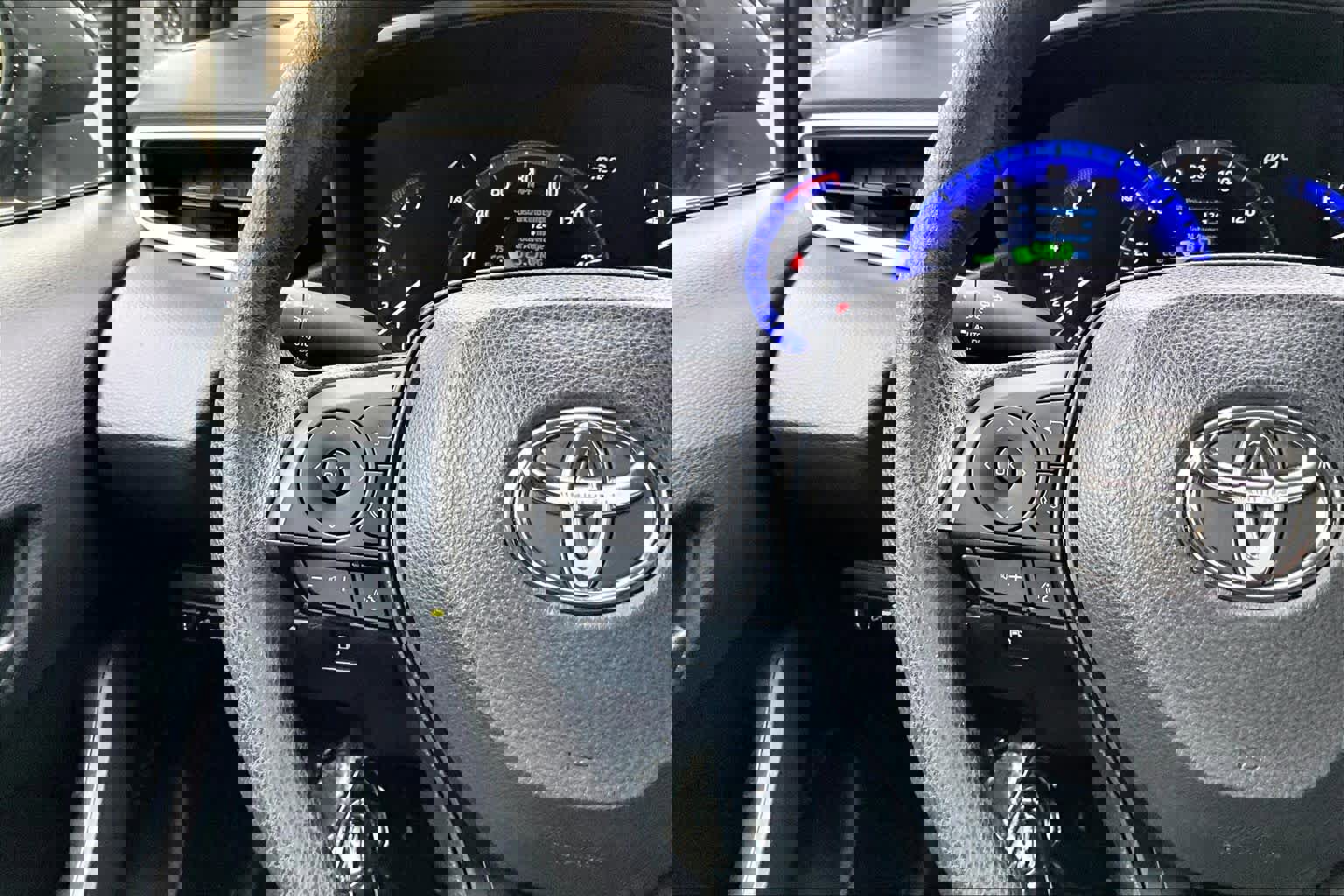 Used 2022 Toyota Corolla LE image 23