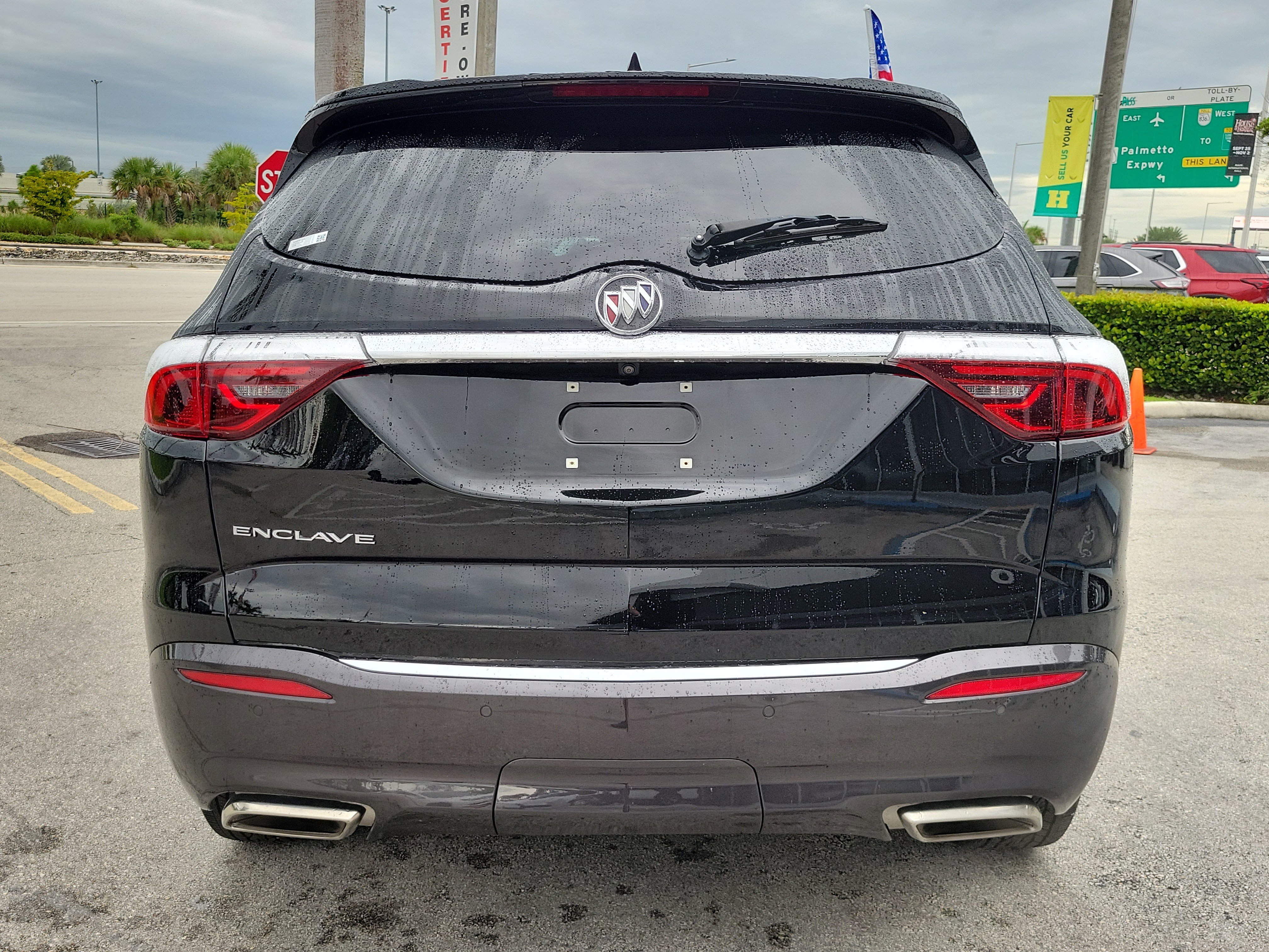 Used 2024 Buick Enclave Essence w/ Experience Buick Package image 6