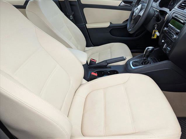 Used 2012 Volkswagen Jetta SE image 18