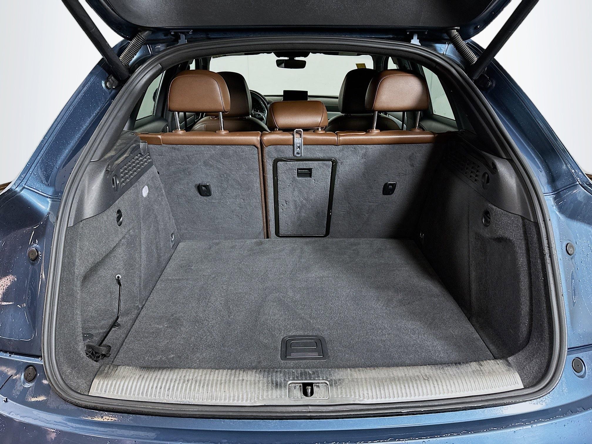 Used 2018 Audi Q3 2.0T Premium Plus w/ Premium Plus Package image 24