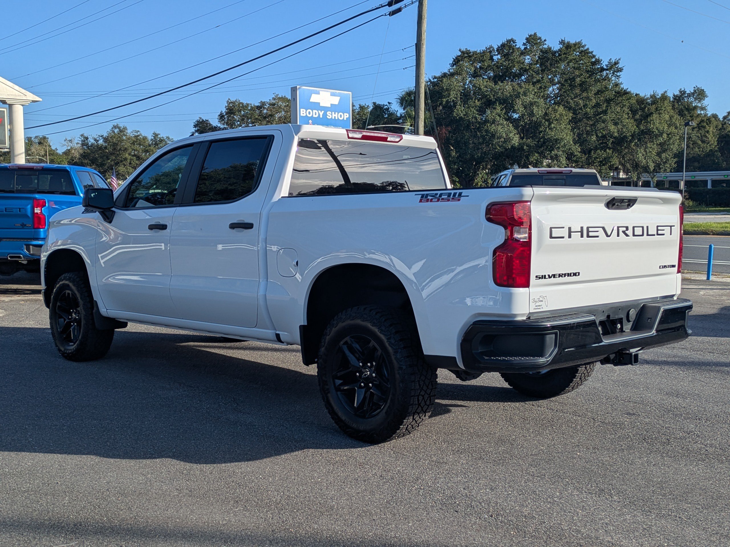 New 2026 Chevrolet Silverado 1500 Custom Trail Boss w/ LPO, Dark Essentials Package AWD/4WD image 6