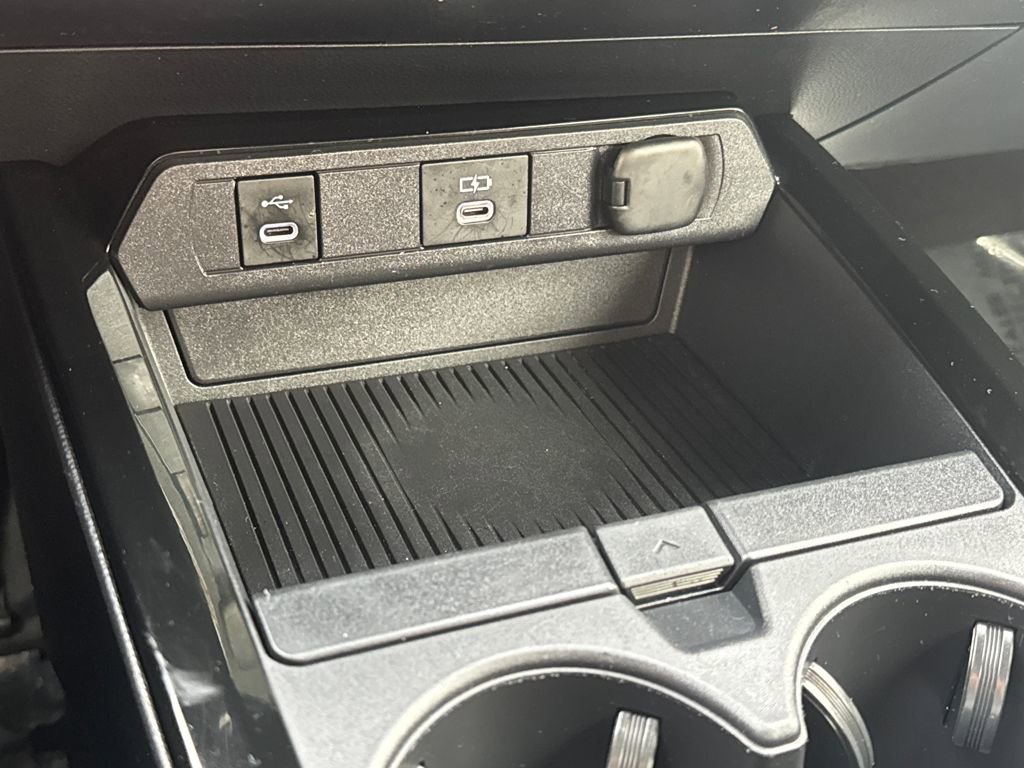 Used 2024 Toyota Prius Prime SE image 24