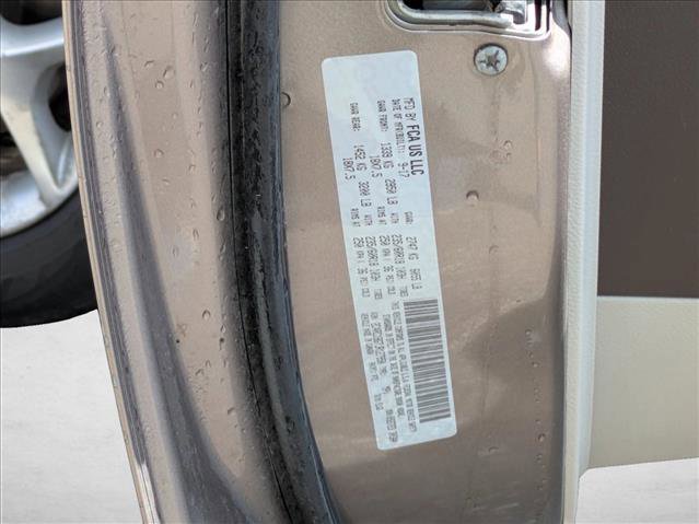 Used 2018 Chrysler Pacifica Touring-L w/ Tire & Wheel Group image 15