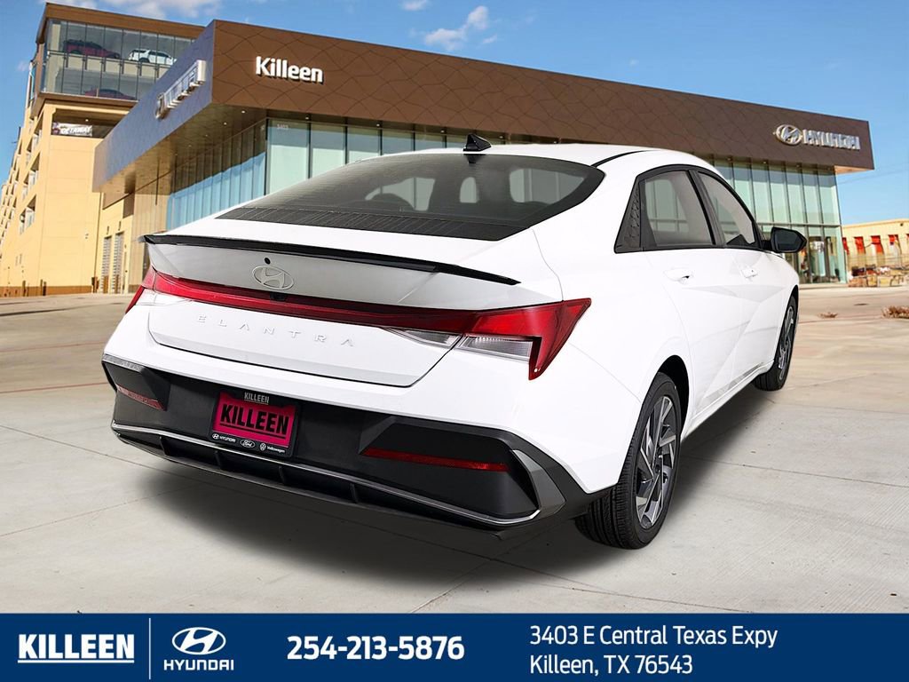 Used 2025 Hyundai Elantra Sport FWD image 9