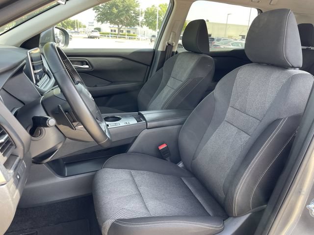 Used 2025 Nissan Rogue SV FWD image 23