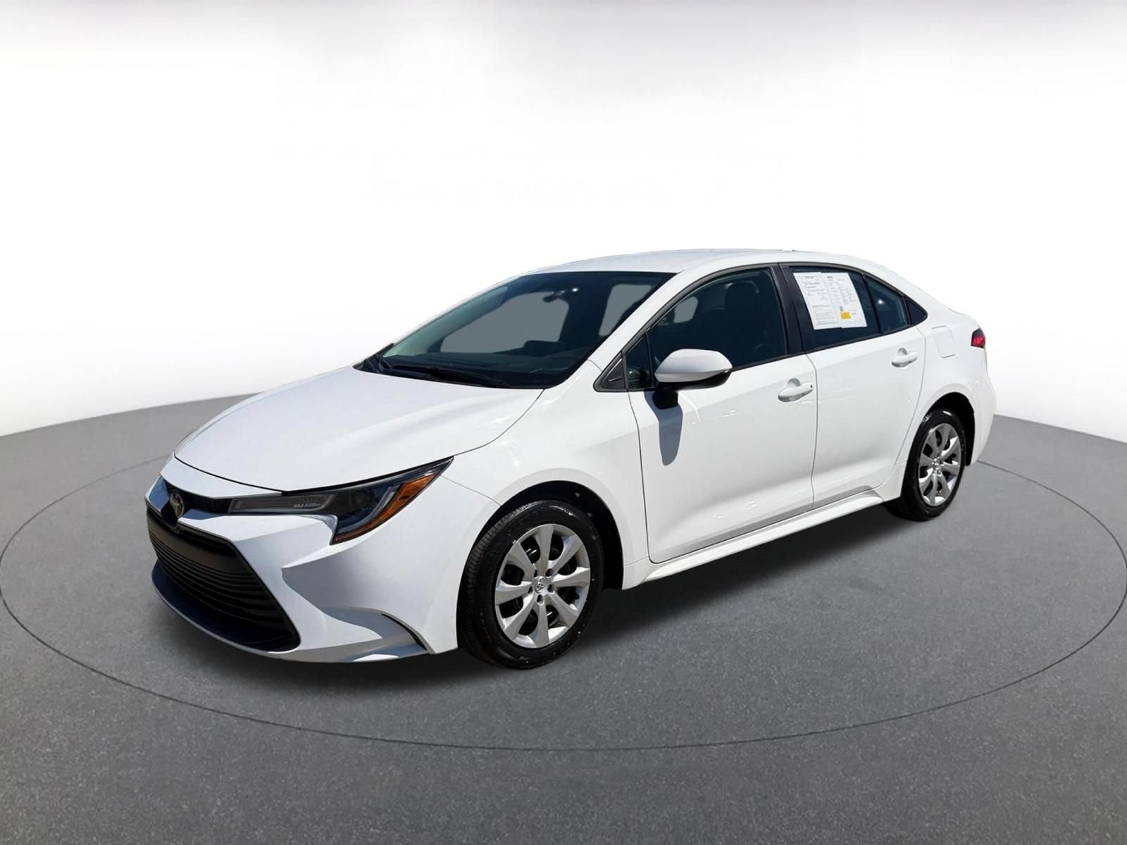 Used 2025 Toyota Corolla LE FWD image 6