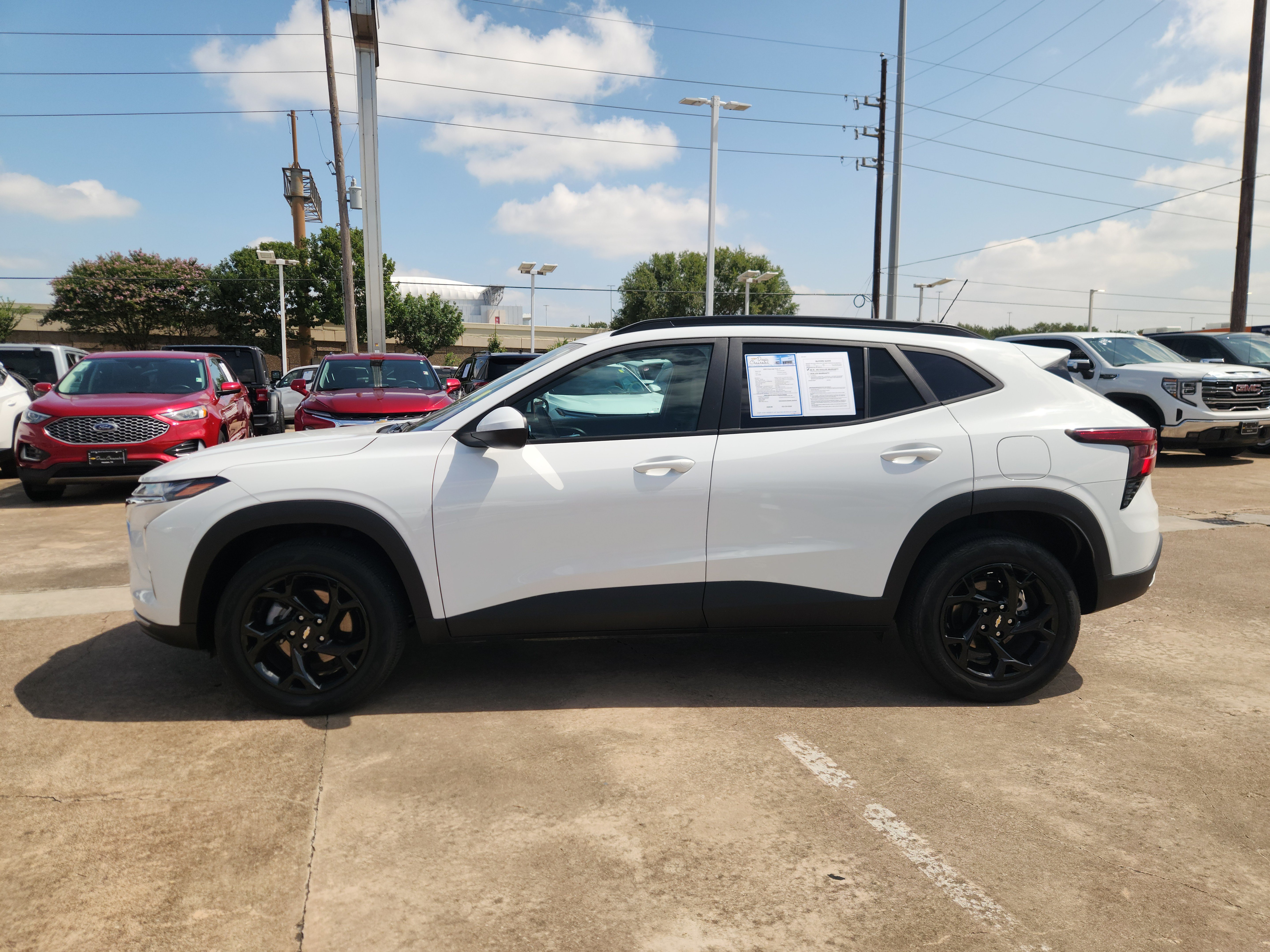 Used 2025 Chevrolet Trax LT FWD image 5