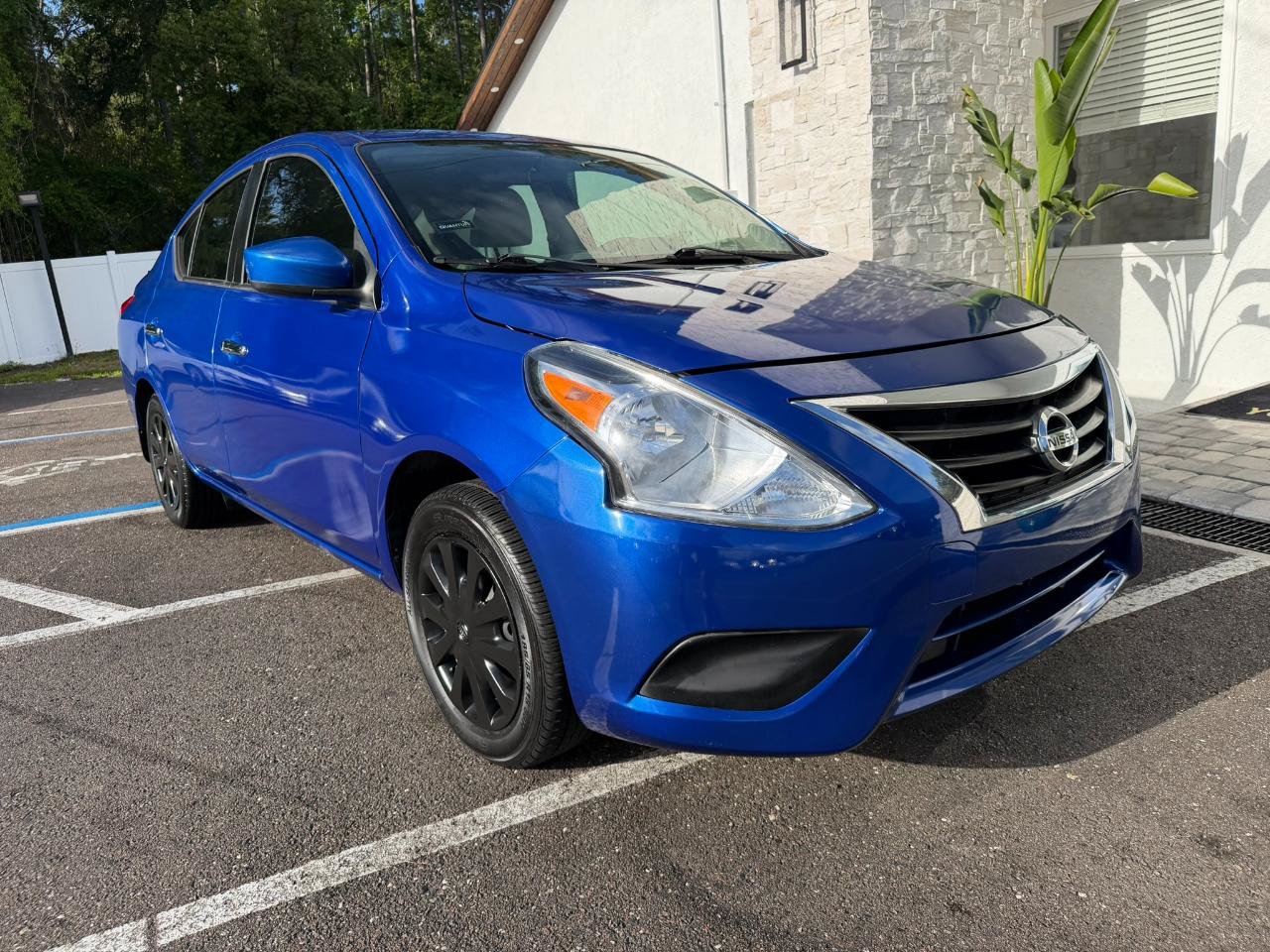 Used 2015 Nissan Versa SV FWD image 20