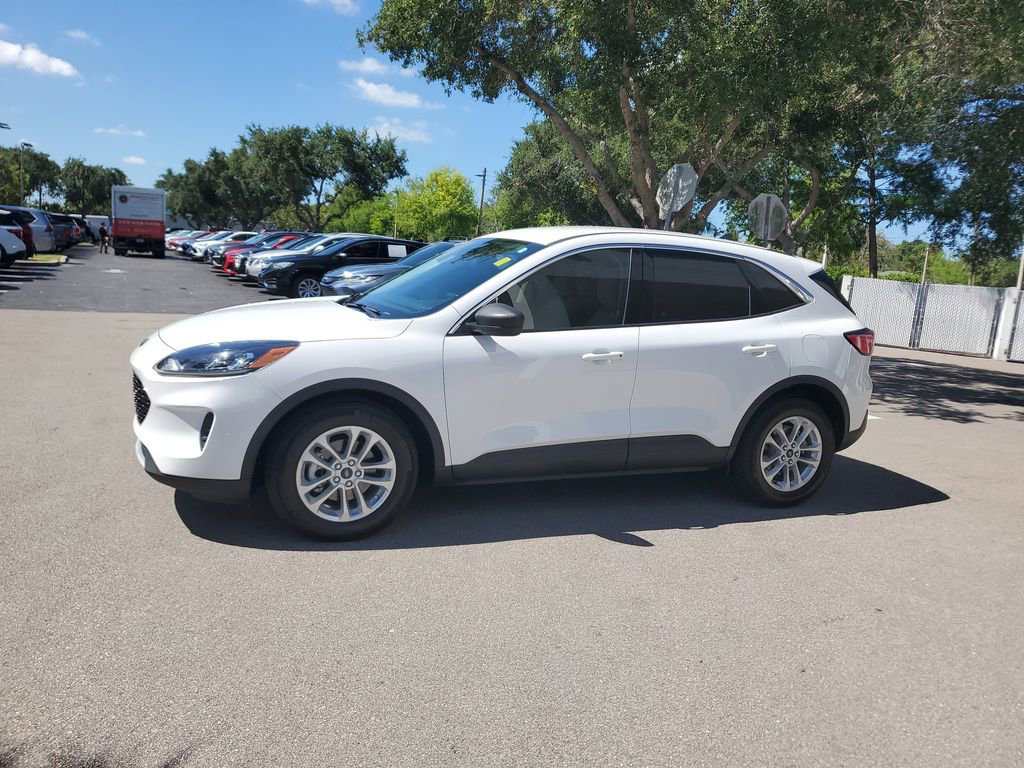 Used 2022 Ford Escape SE w/ Convenience Package FWD image 2