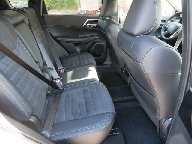 Used 2024 Mitsubishi Outlander SE AWD/4WD image 9