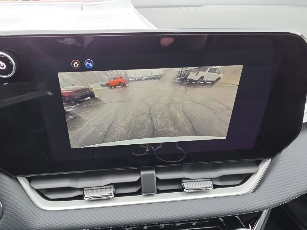 Used 2026 Chevrolet Equinox LT w/ Convenience Package II image 10