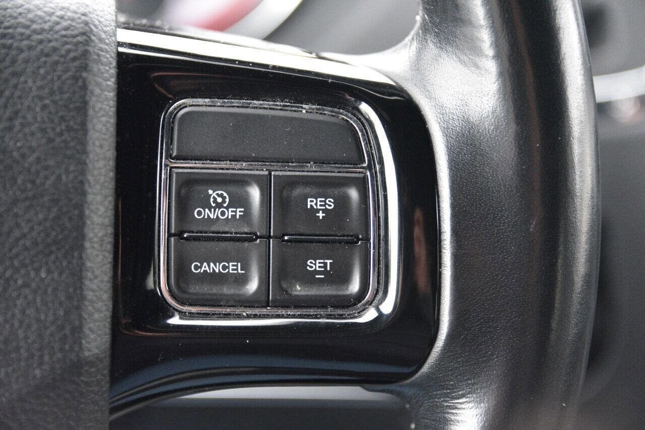 Used 2019 Dodge Grand Caravan SXT image 24