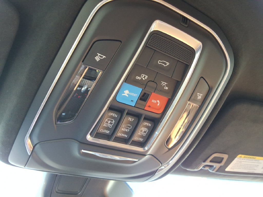 Used 2025 Jeep Grand Cherokee Summit AWD/4WD image 37