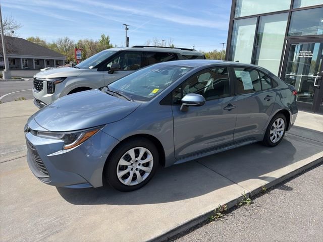 Used 2024 Toyota Corolla LE image 2