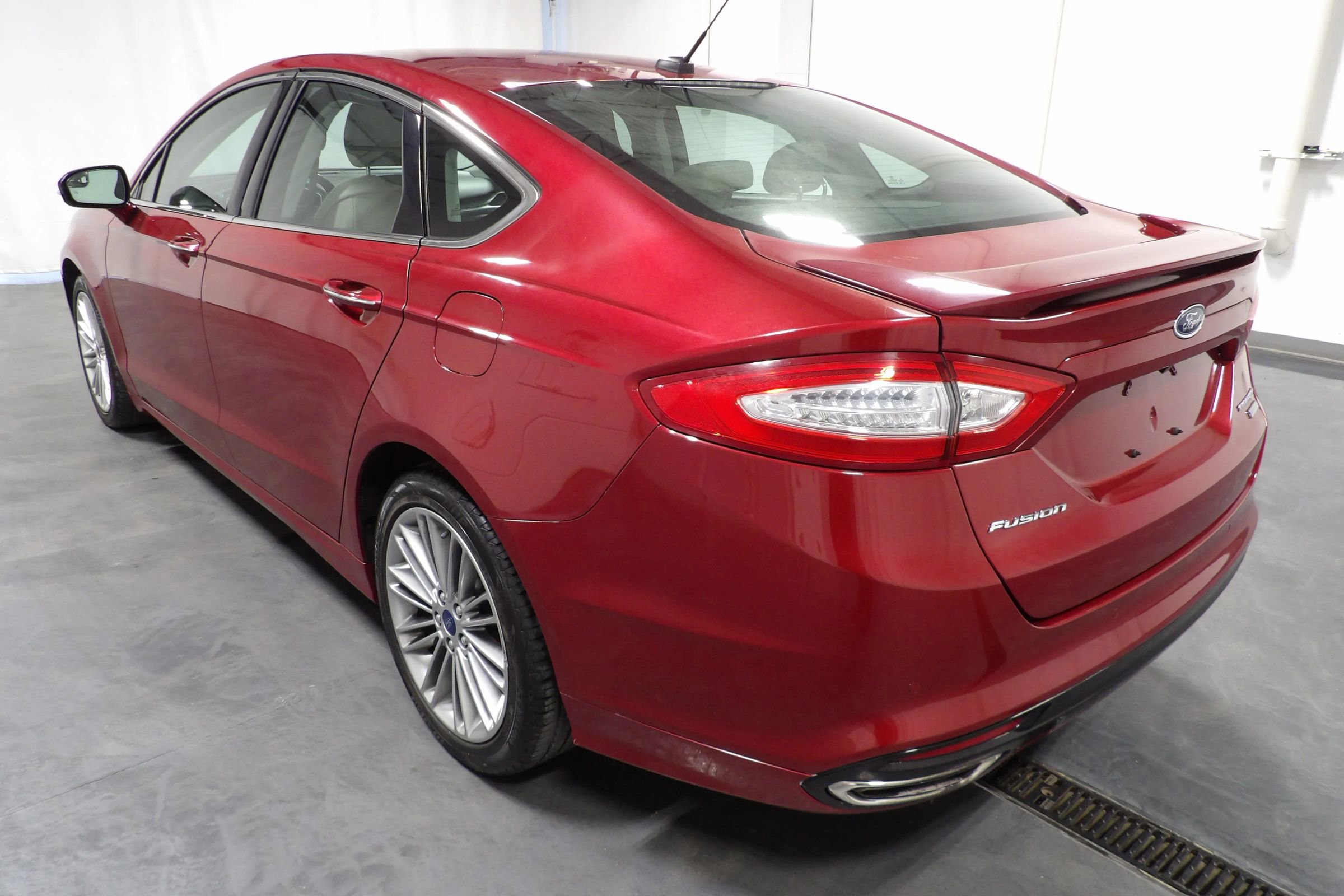 Used 2015 Ford Fusion Titanium image 7