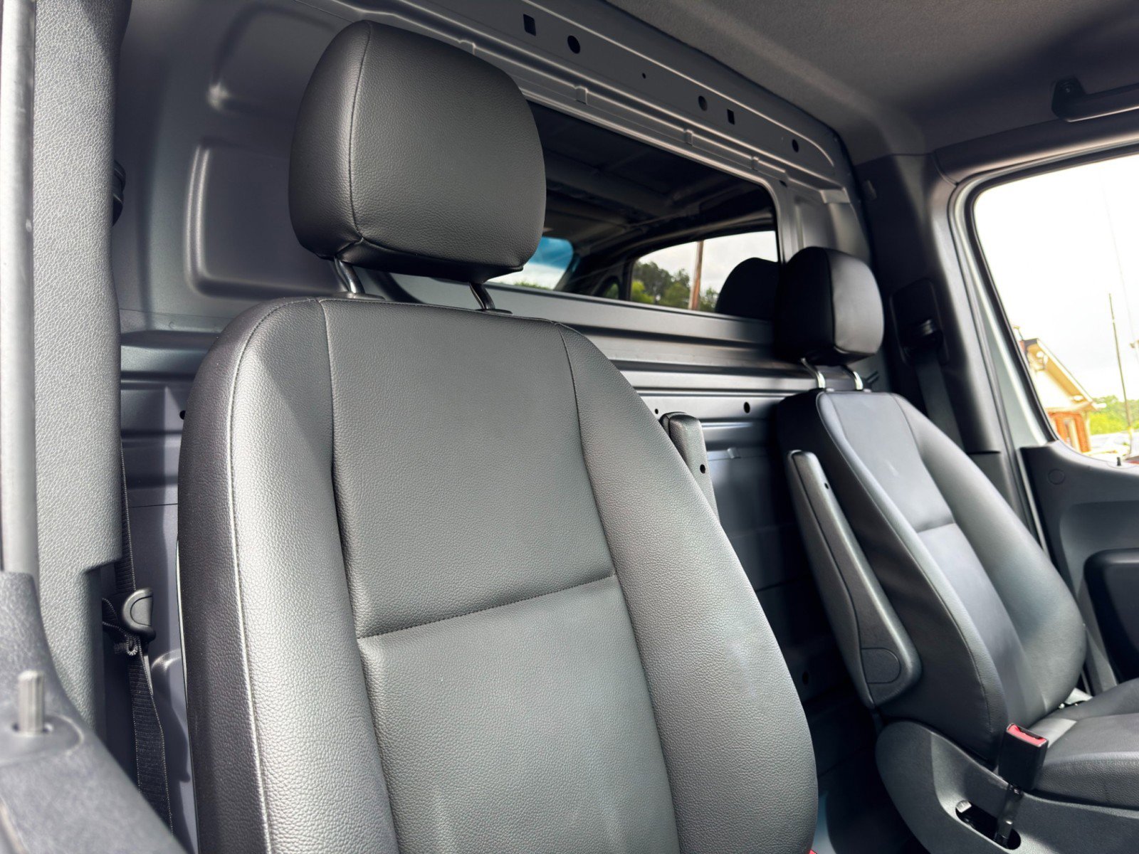 Used 2023 Mercedes-Benz Sprinter 1500 image 29