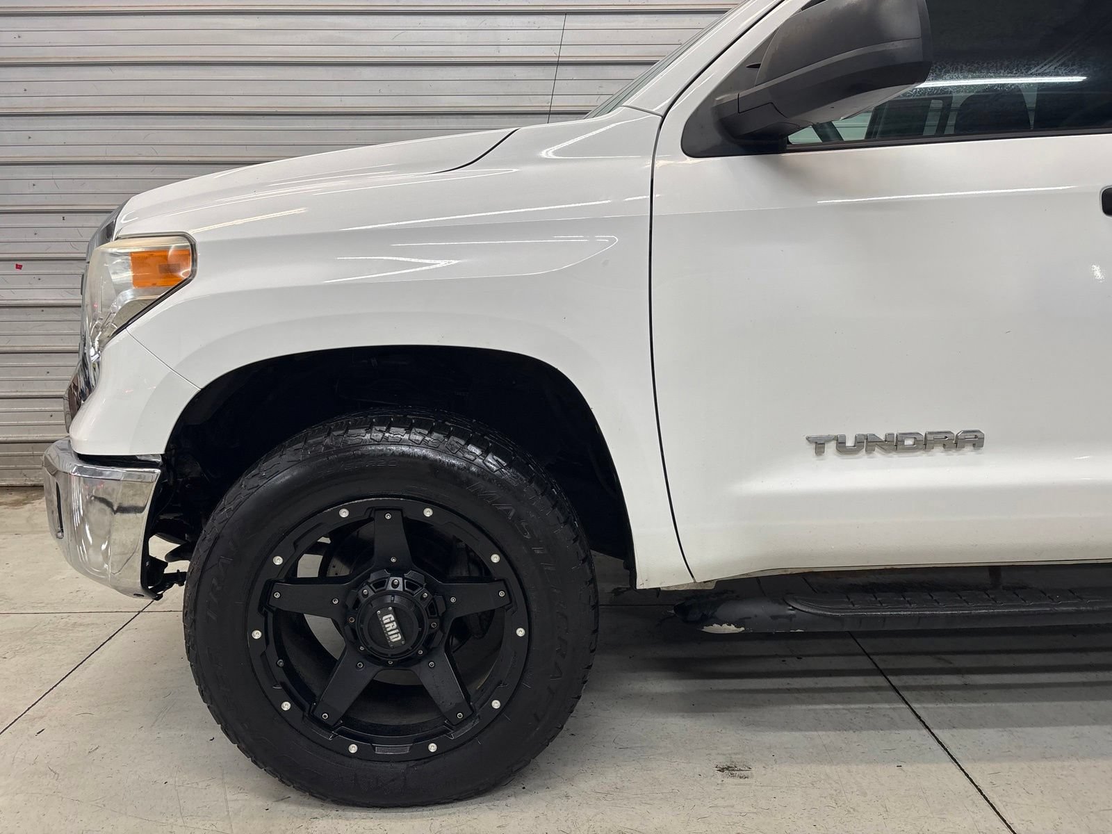 Used 2015 Toyota Tundra SR5 AWD/4WD image 4