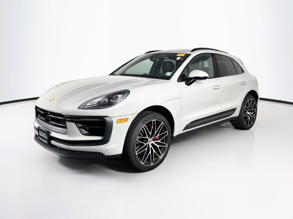 Certified 2023 Porsche Macan S AWD/4WD image 1