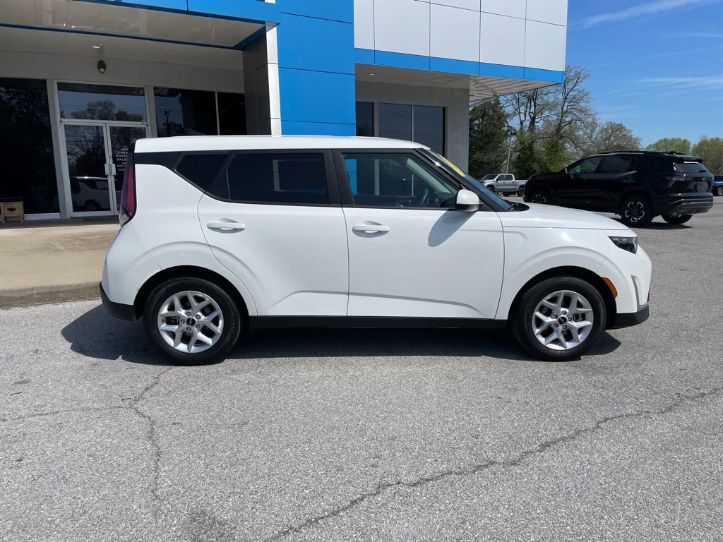 Used 2025 Kia Soul LX w/ LX Technology Package image 47