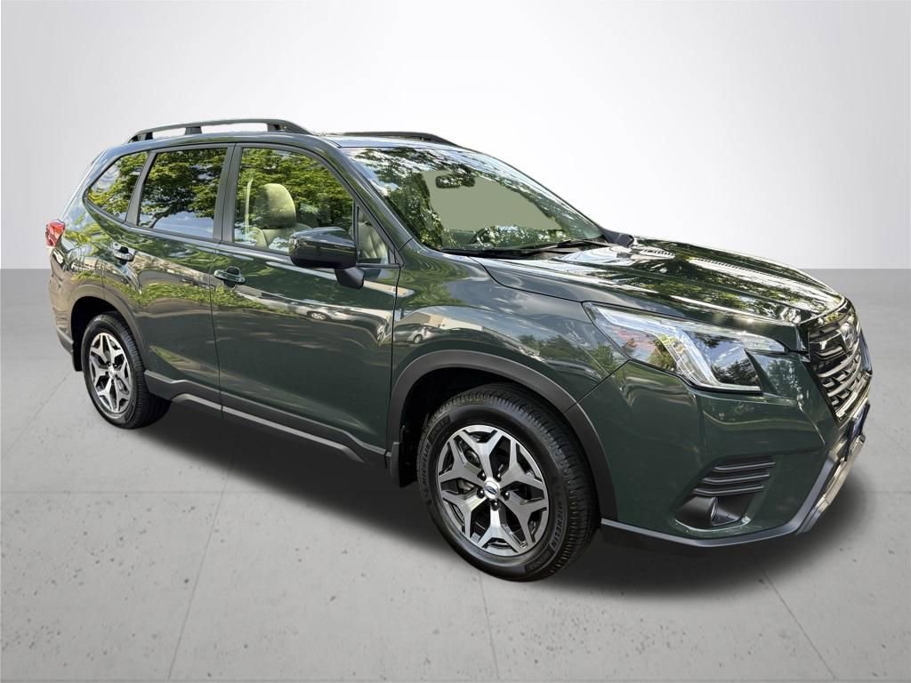 Used 2023 Subaru Forester Premium AWD/4WD image 3