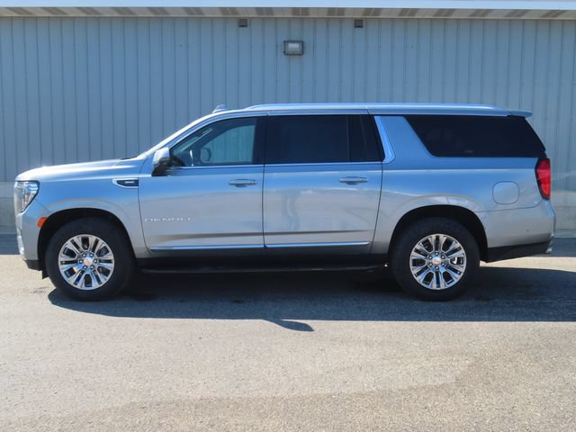 Used 2024 GMC Yukon XL Denali w/ Advanced Technology Package AWD/4WD image 9
