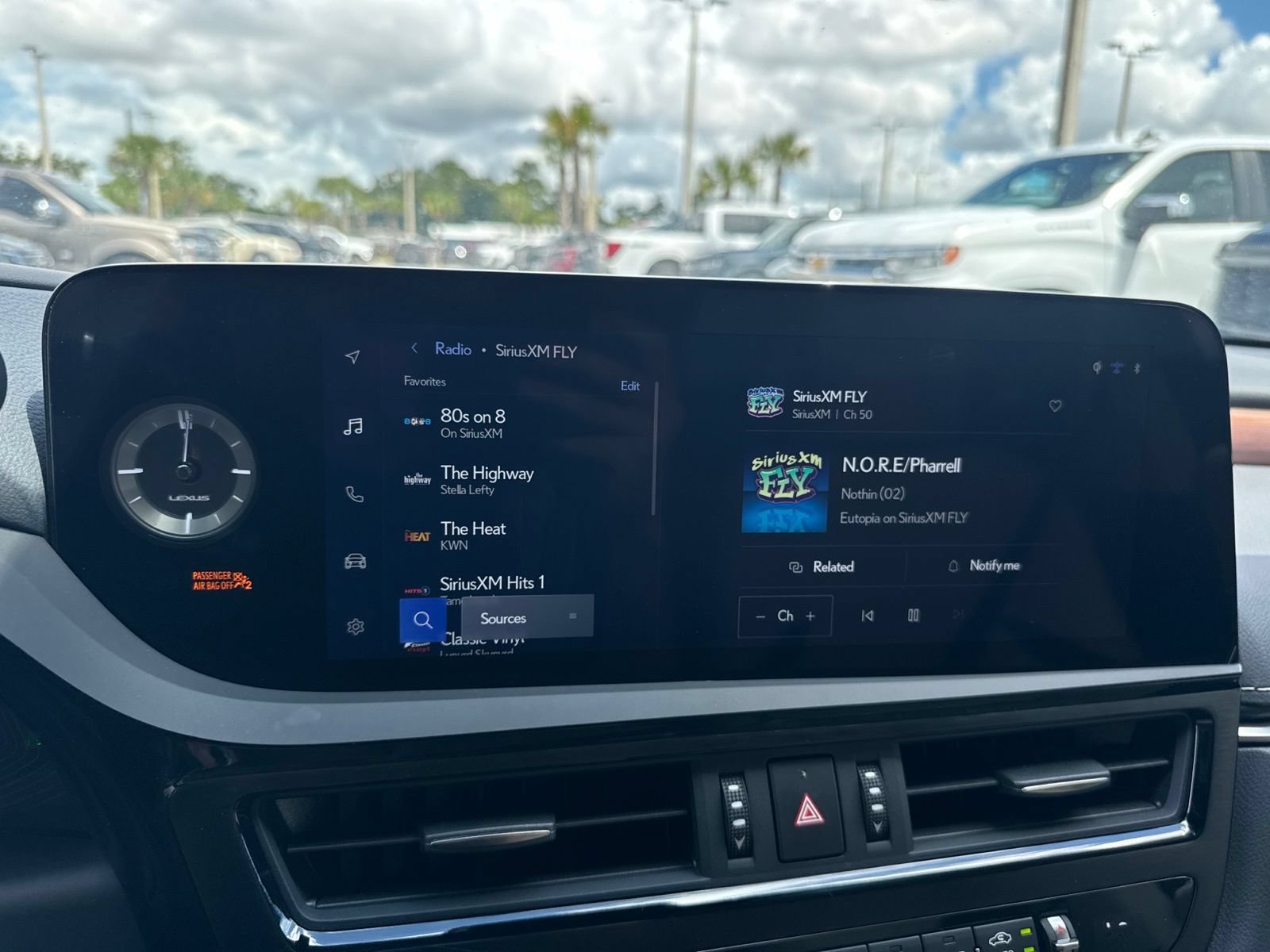 Used 2025 Lexus ES 300h Ultra Luxury w/ Accessory Package (Z1) FWD image 26