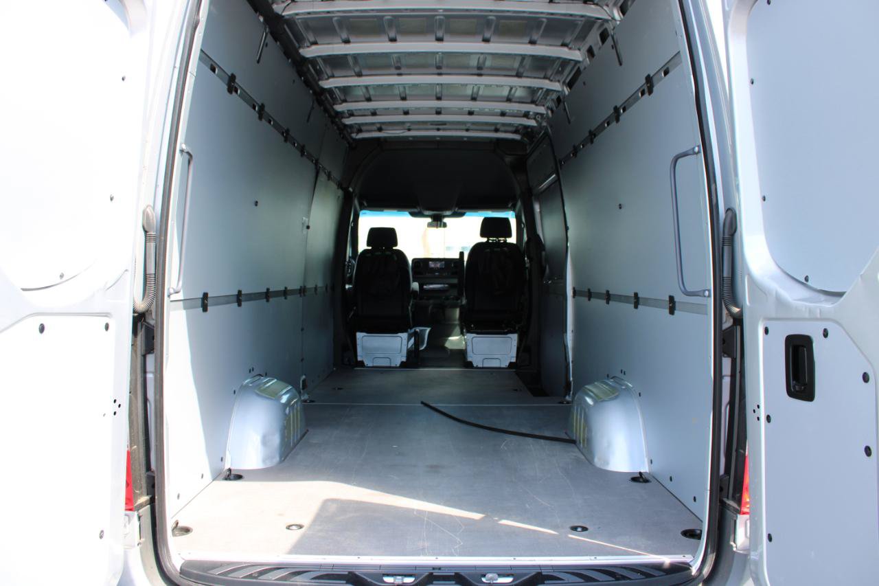 Used 2023 Mercedes-Benz Sprinter 2500 image 11