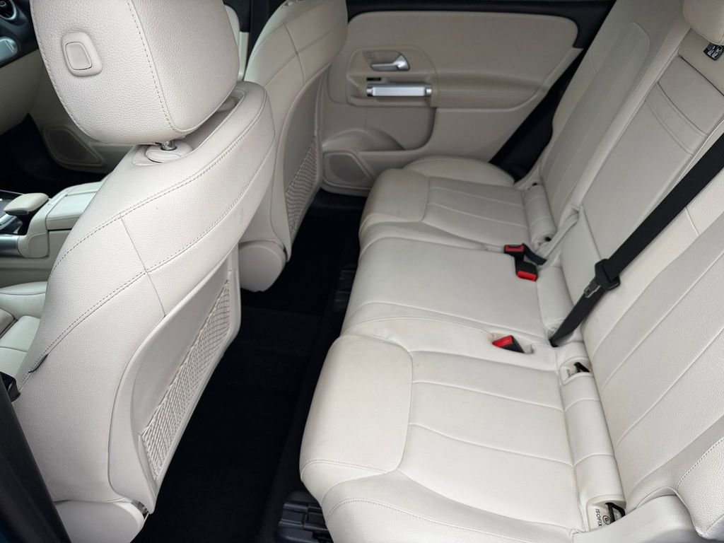 Used 2021 Mercedes-Benz GLB 250 4MATIC image 11